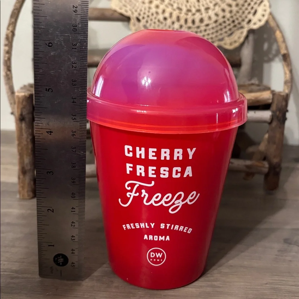 NWT DW HOME CHERRY FRESCA FREEZE COOLER LARGE CANDLE